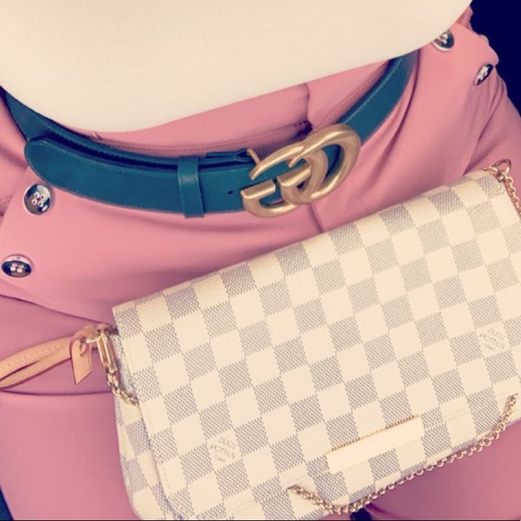 Meet your Posher, Crystal - Picture 2 of 4